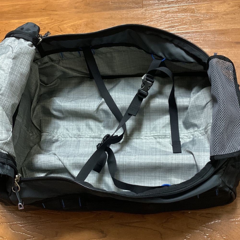 REI Luggage Wheely Beast Wheeled Rolling Travel Suitcase - Picture 8 of 10